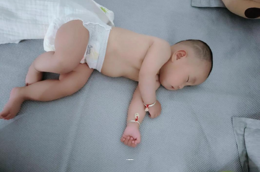 黔西宝宝积食发烧怎么处理